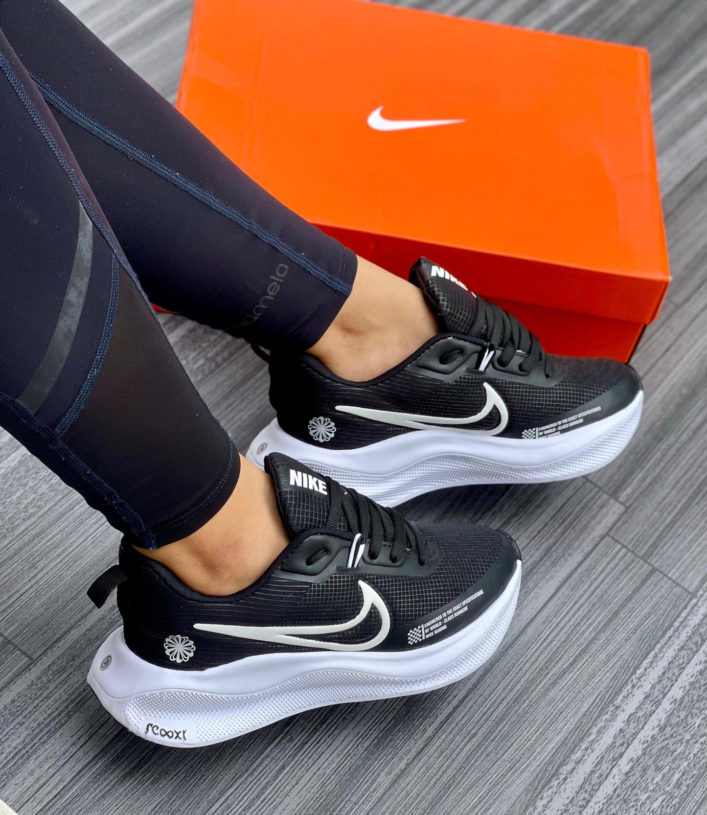NIKE ZOOM MUJER